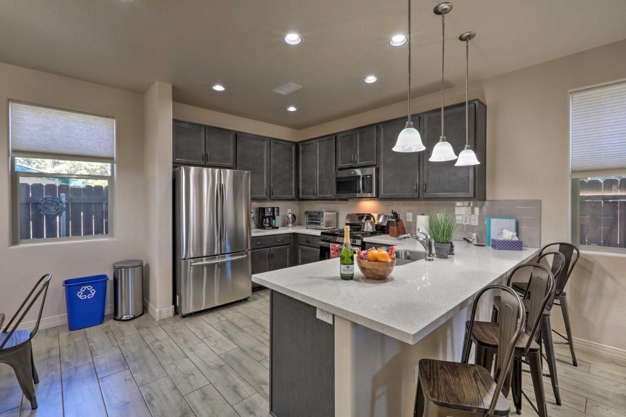 Centrally Located Vacation With Patio