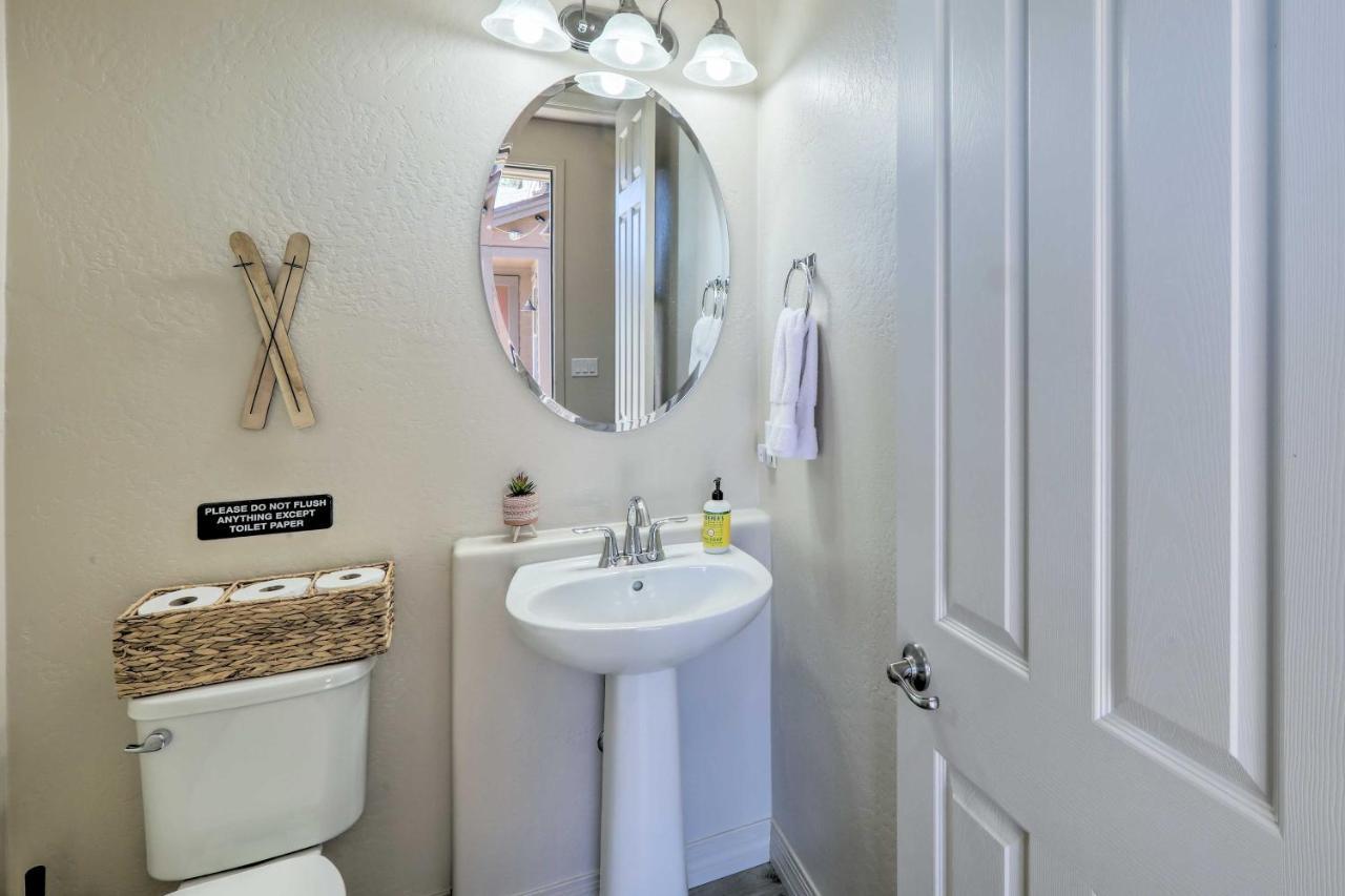 Centrally Located Vacation With Patio Holiday home Flagstaff