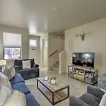 Centrally Located Flagstaff Vacation Home With Patio