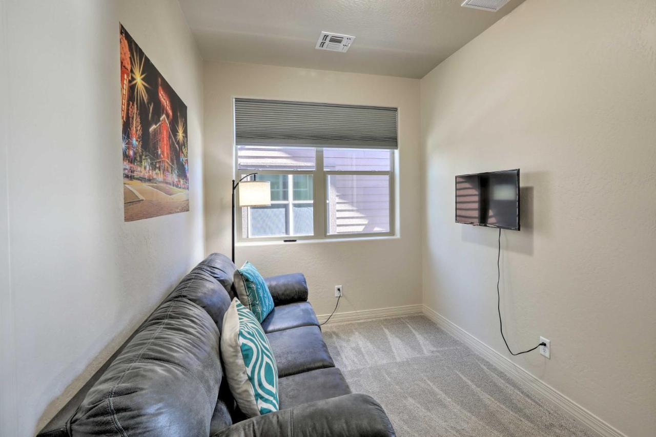 Holiday home Centrally Located Vacation With Patio